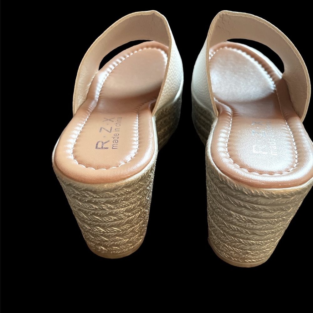 R•Z•X White Wedge Mule Style slip on. 🅽🆆🅾🆃 - Picture 6 of 7